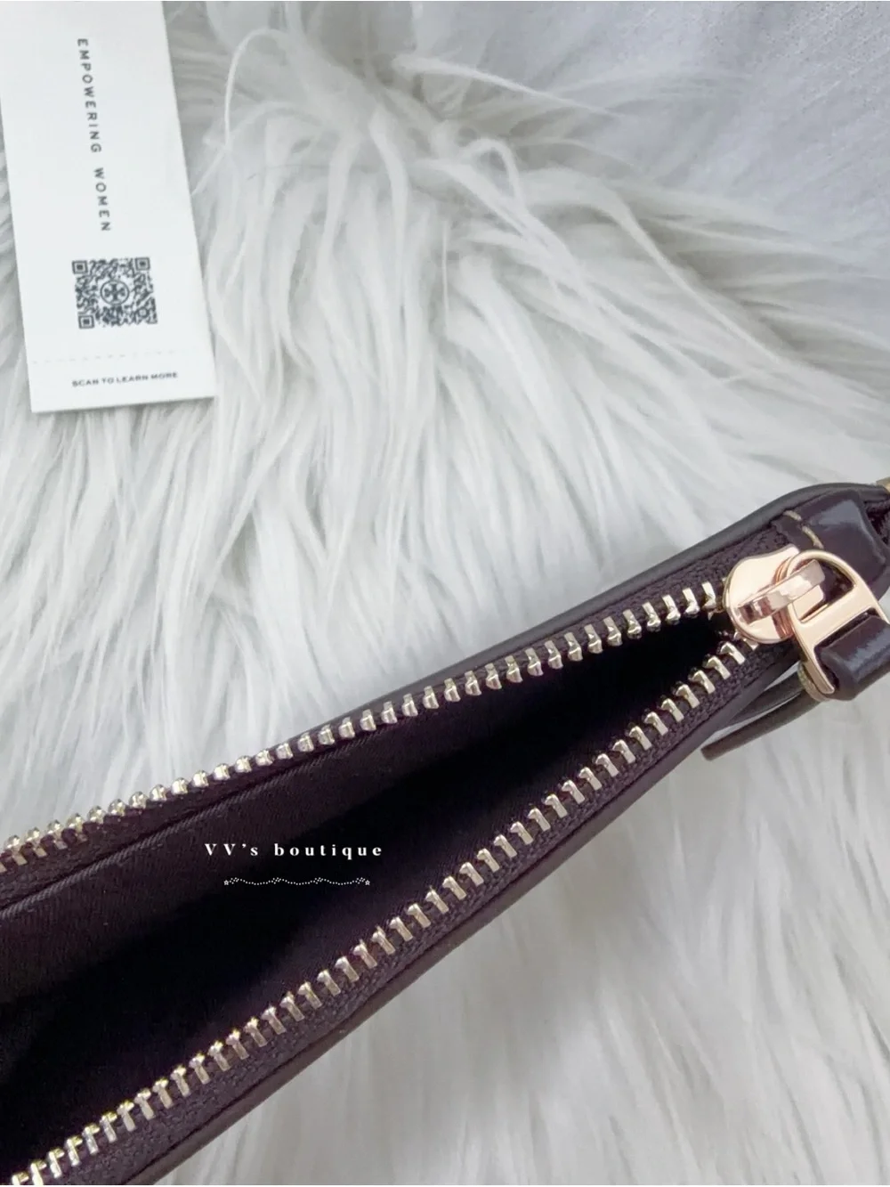 Tory Burch color gold